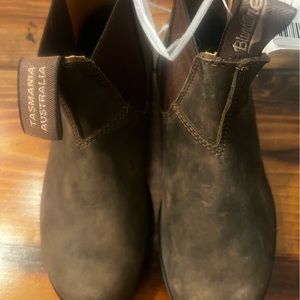 Blundstone 585 Chelsea boots in rustic brown NWT, size US 6.5-7, AU 4